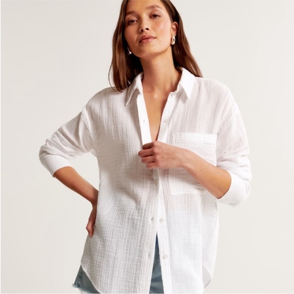 Abercrombie and Fitch White Crinkle oversize Button-Up Shirt, size XS - Picture 1 of 7